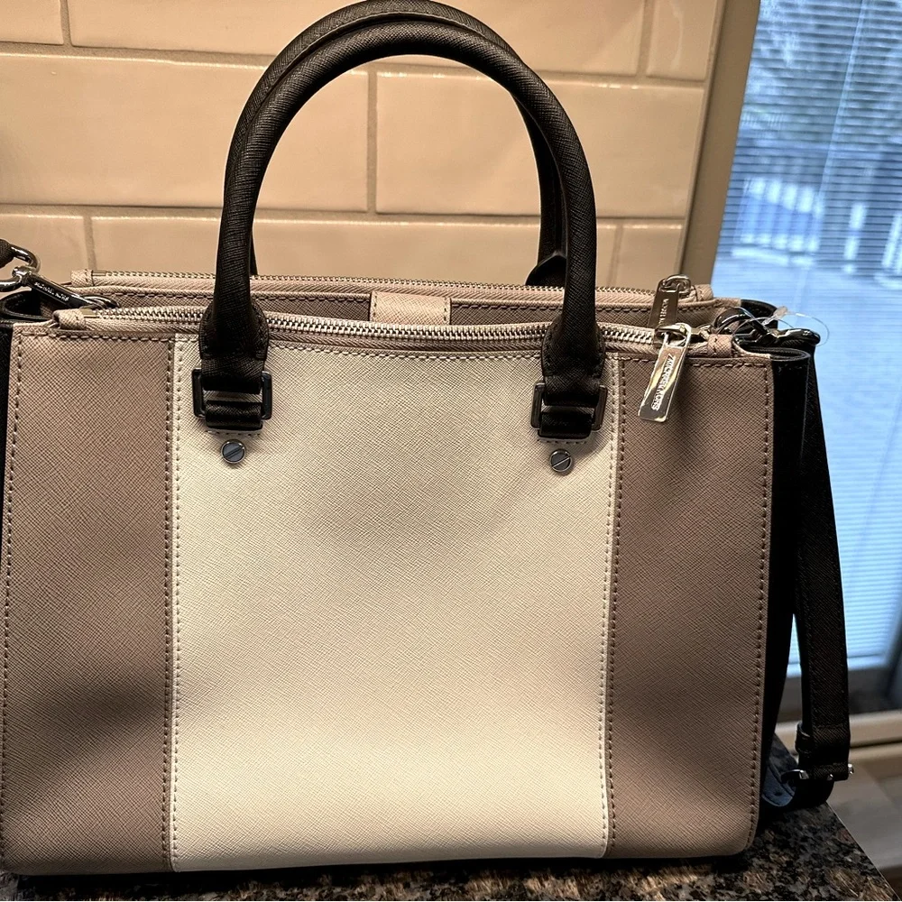 Micheal Kors Sutton tricolor bag NWOT